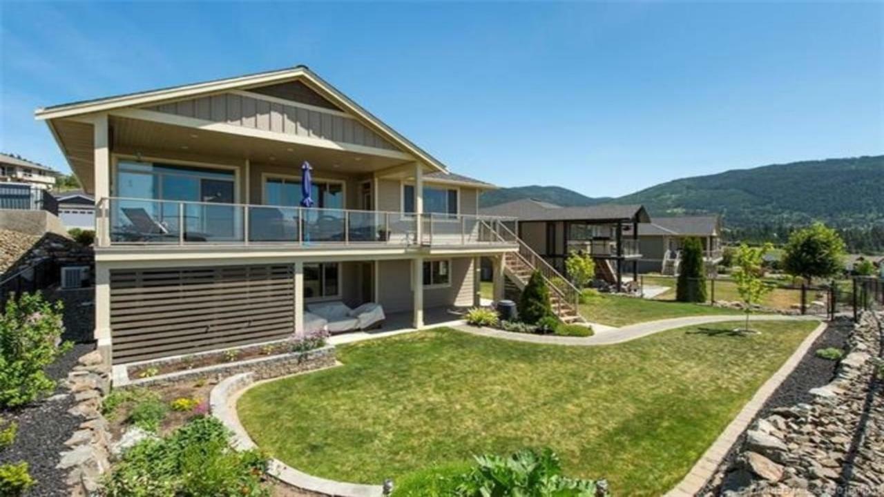 Vernon Home With True Okanagan Lifestyle Exteriör bild